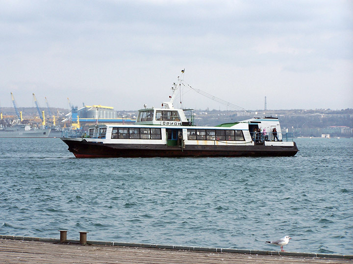 Пассажирский катер "Орион" в Севастопольской бухте