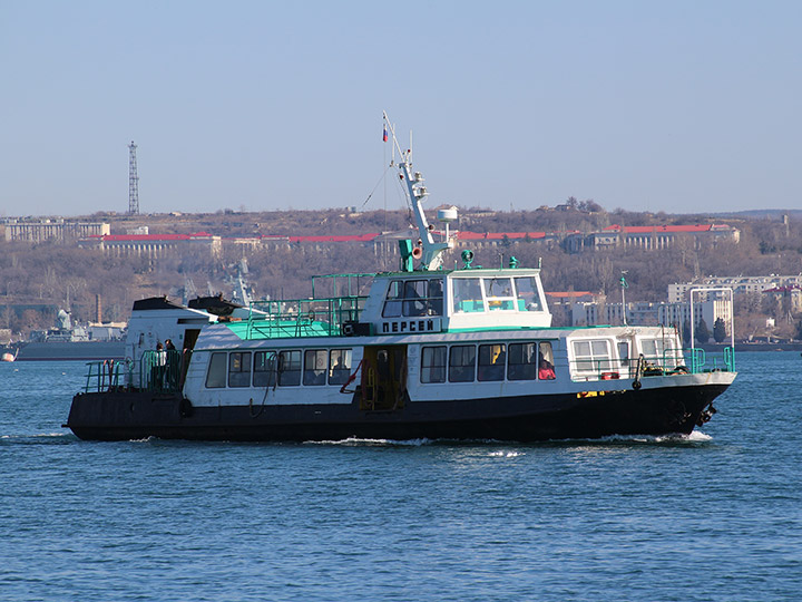 Пассажирский катер "Персей" в Севастопольской бухте